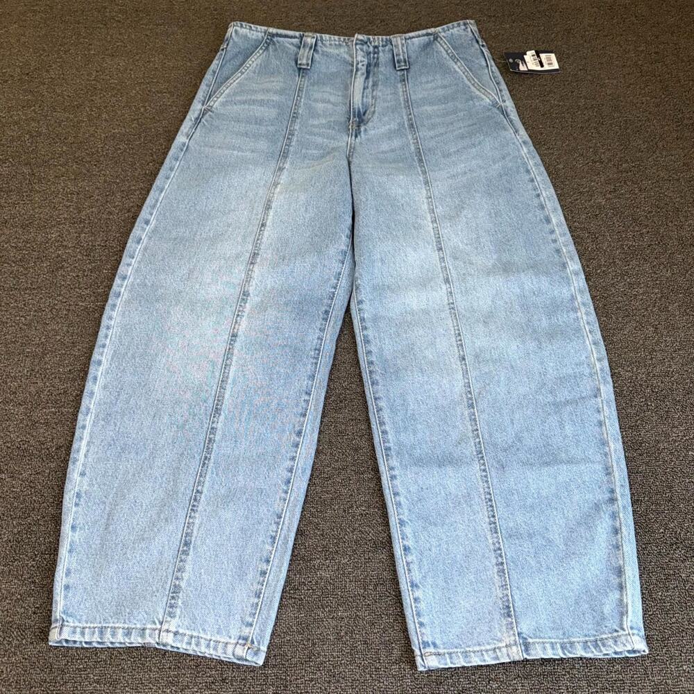 Universal Thread Cropped Barrel Jeans Women 8 Blue Light Wash High Rise Wide Leg